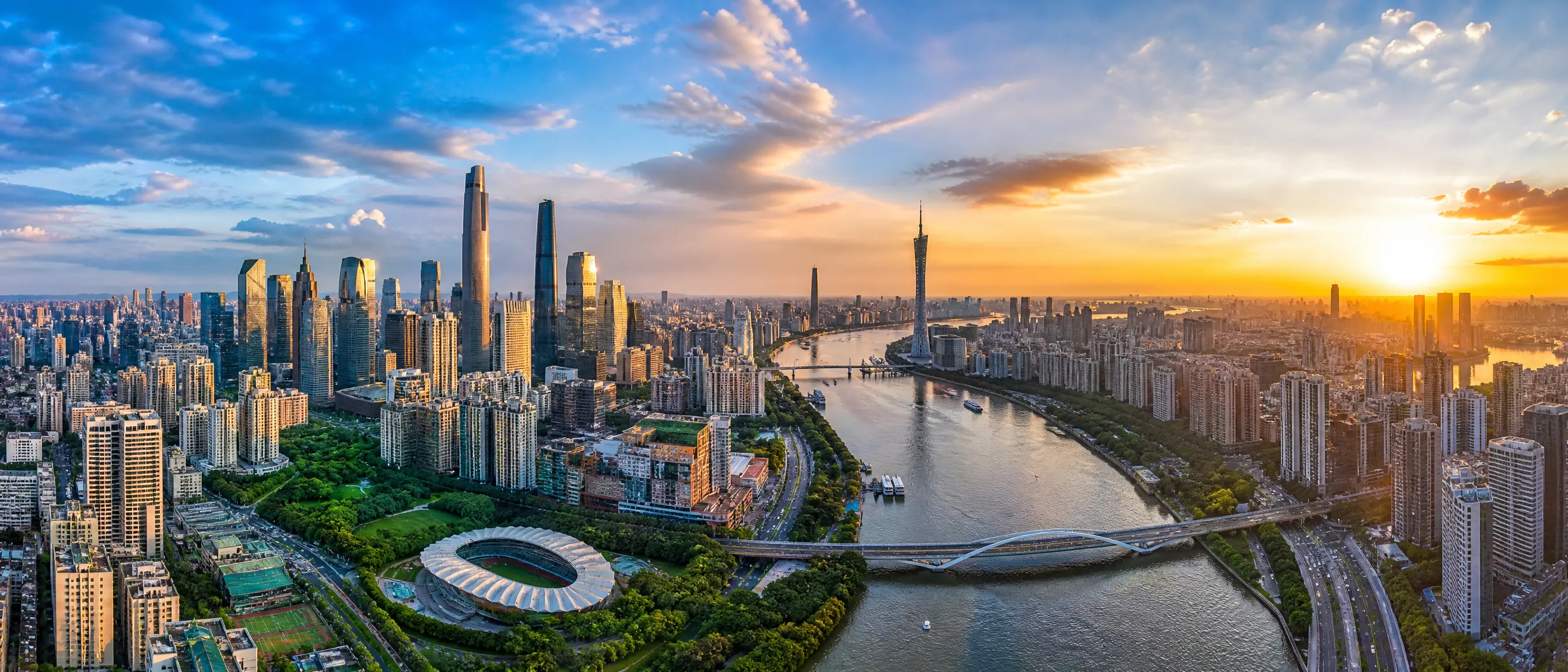 城市航拍全景图﻿展示现代化都市风貌